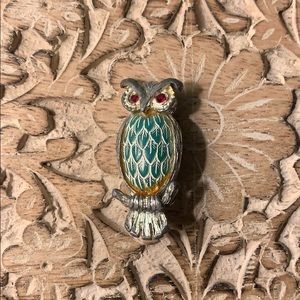 Vintage owl brooch ruby eyes